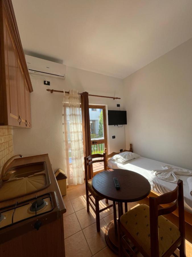 Hotel Athina Velipojë Екстериор снимка